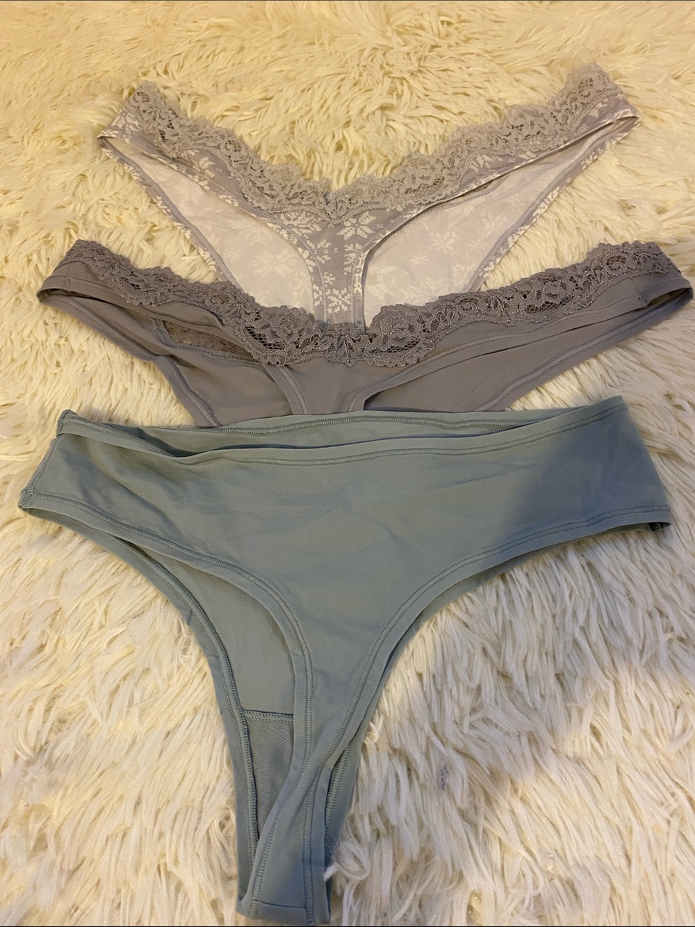 SKIMS ( set of 3) Thongs